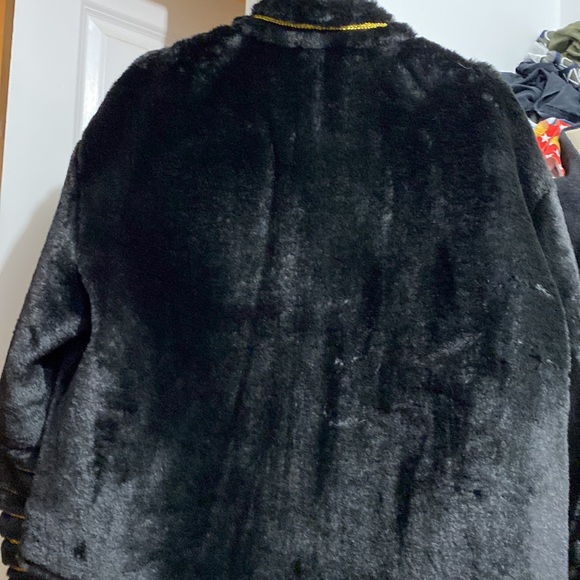 Foxy Fun and Fleecy! Beautiful Jacket, lots of fun and definitely different! - Picture 8 of 11